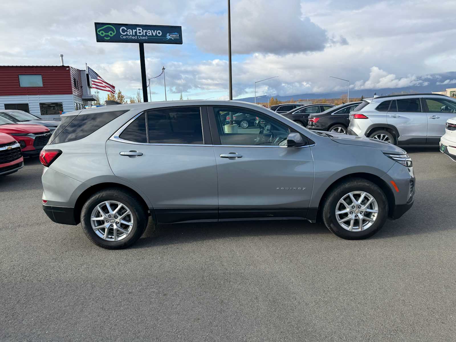2024 Chevrolet Equinox LT - Photo 11