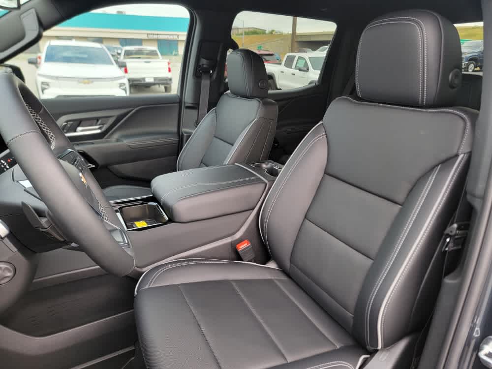 Thumbnail: 2025 Chevrolet Silverado EV - 12