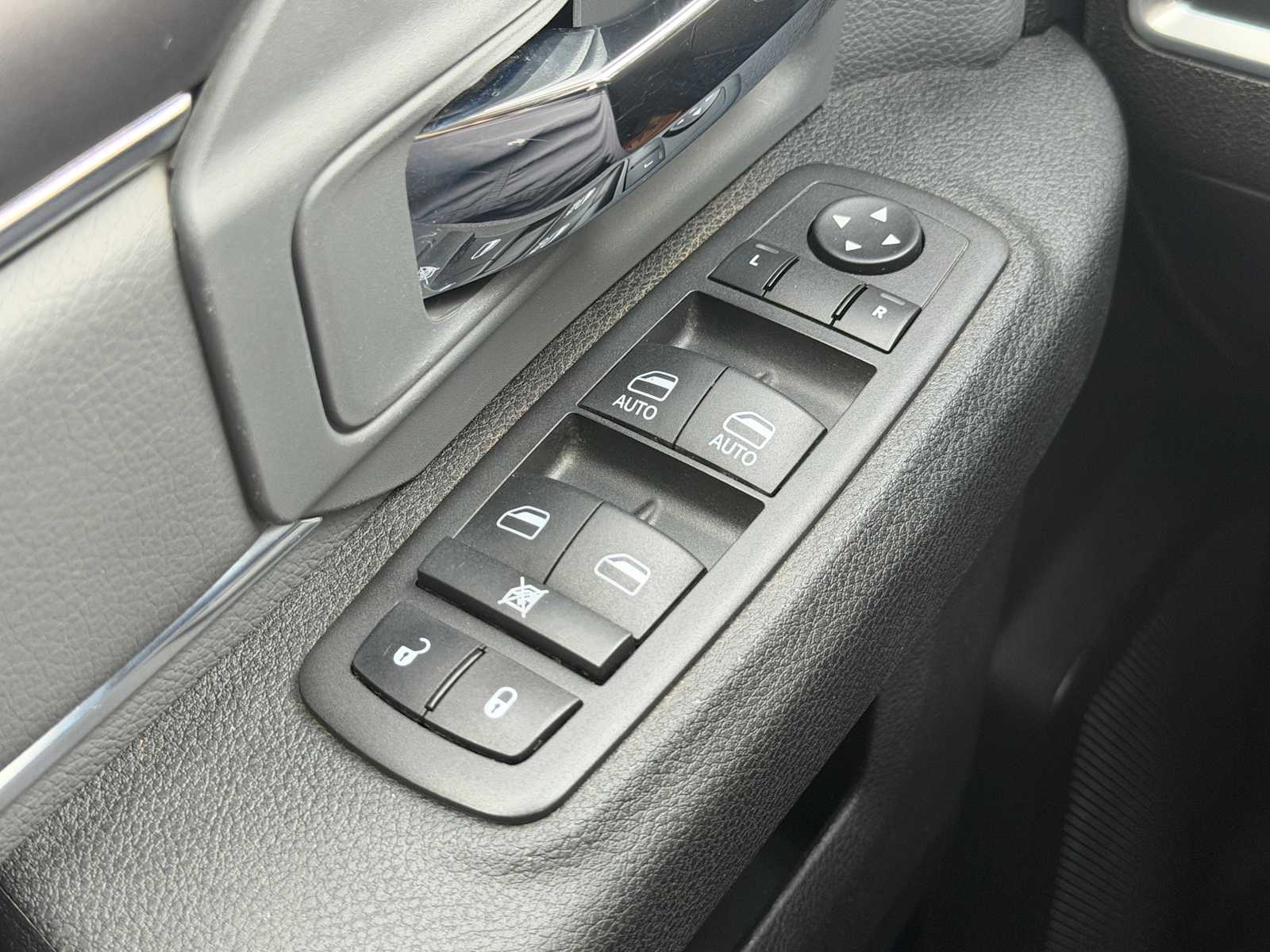 Thumbnail: 2022 RAM 1500 Classic - 4