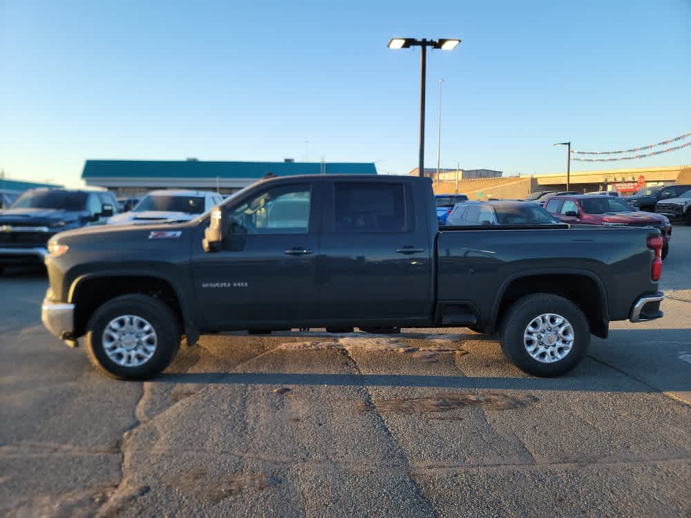 Thumbnail: 2026 Chevrolet Silverado 2500 - 2