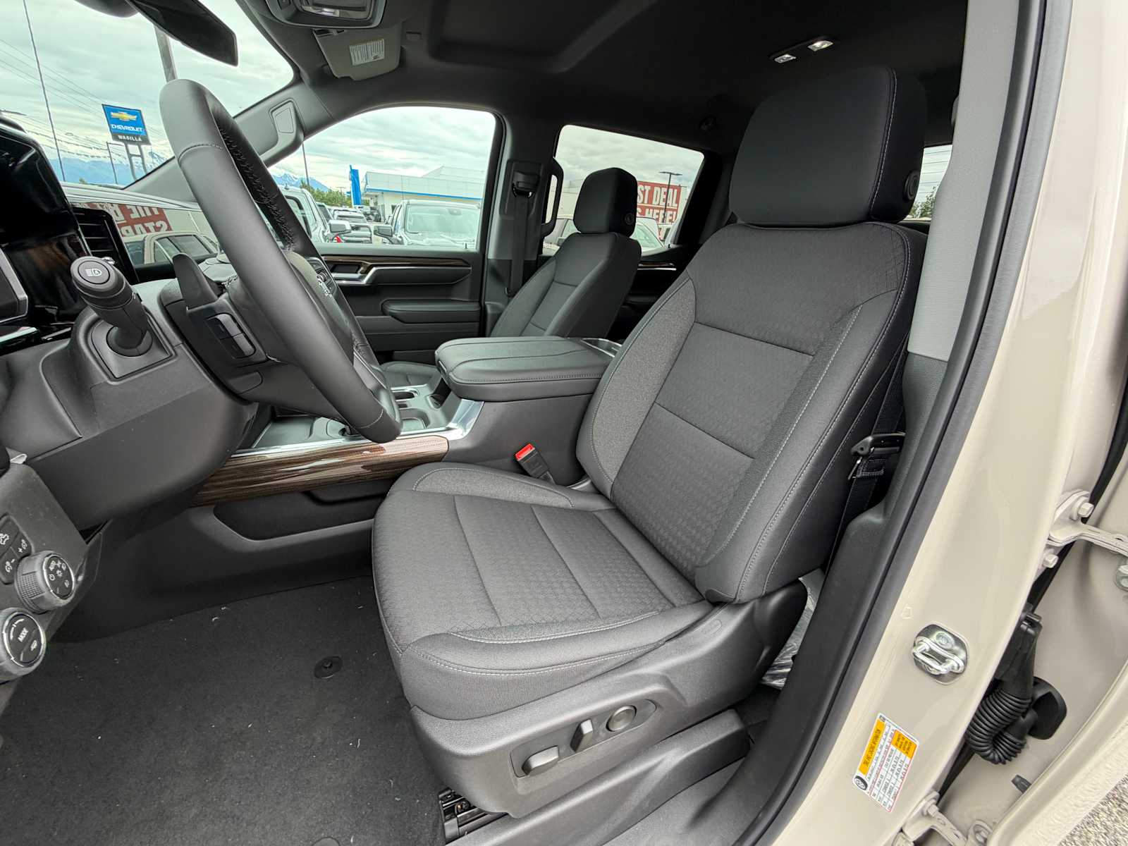 Thumbnail: 2026 Chevrolet Silverado 1500 - 6