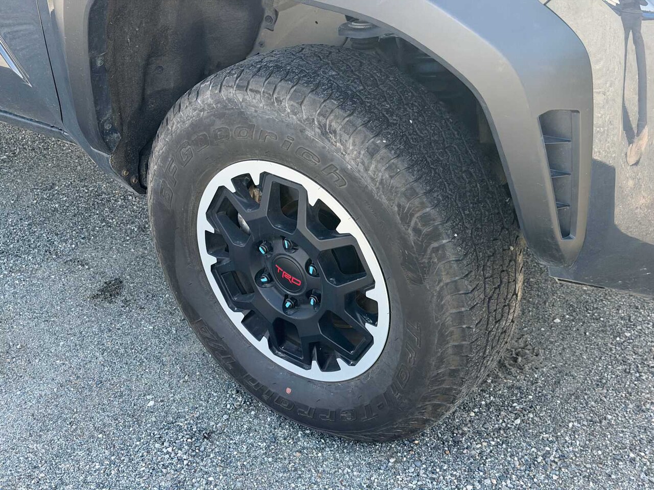 2024 Toyota Tacoma 4WD SR5 - Image 17