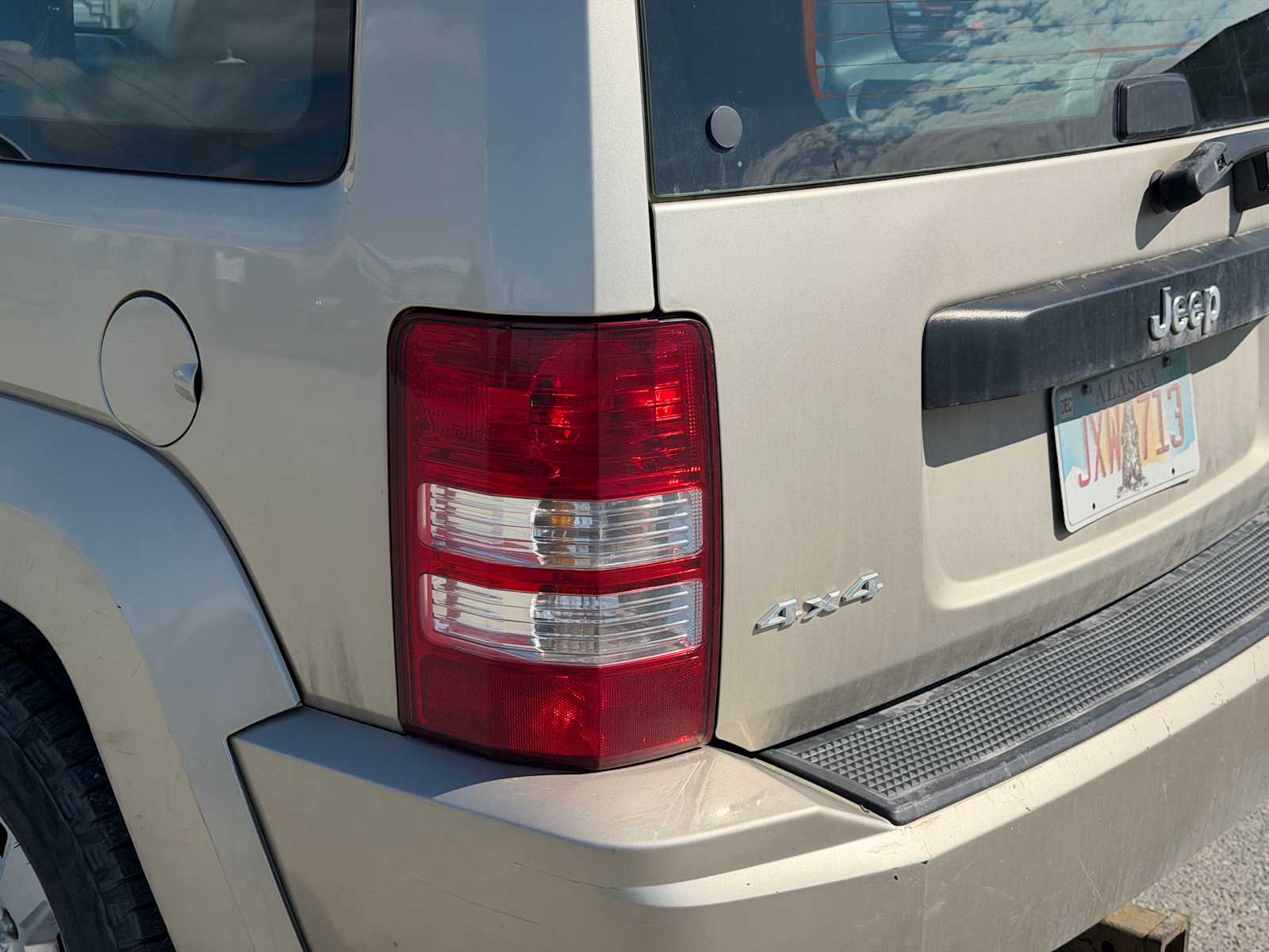 Thumbnail: 2011 Jeep Liberty - 10