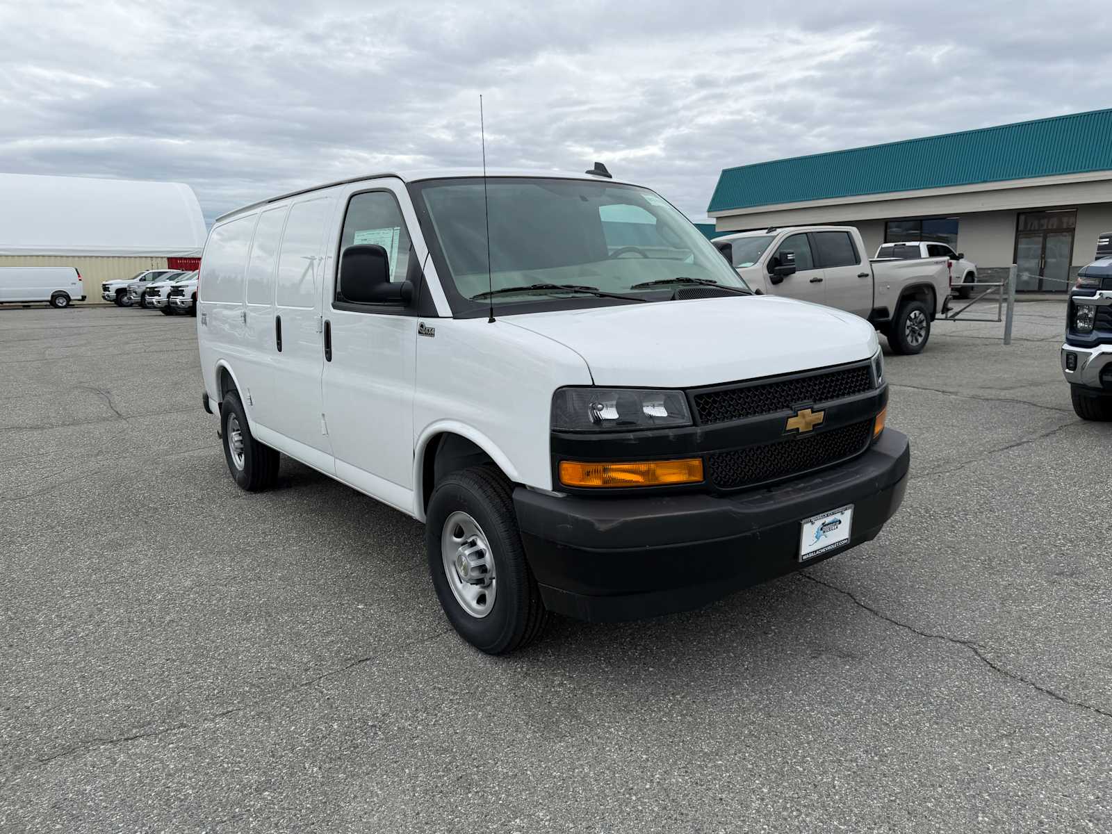 2025 Chevrolet Express Cargo Work Van - Photo 10