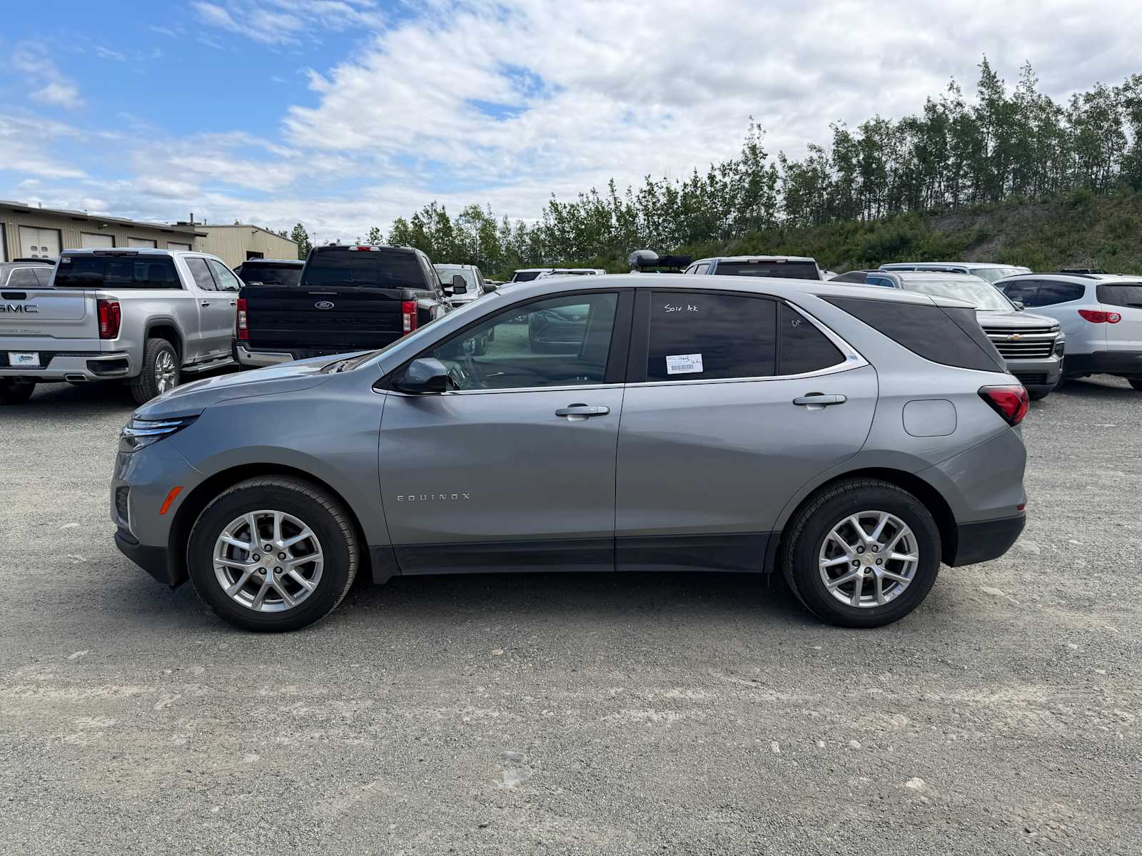 2024 Chevrolet Equinox LT - Photo 2