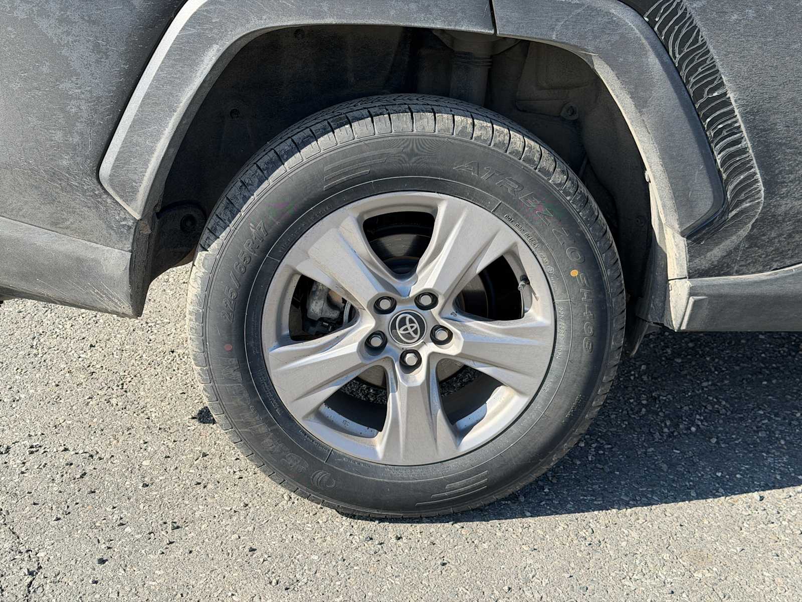 Thumbnail: 2023 Toyota RAV4 - 16