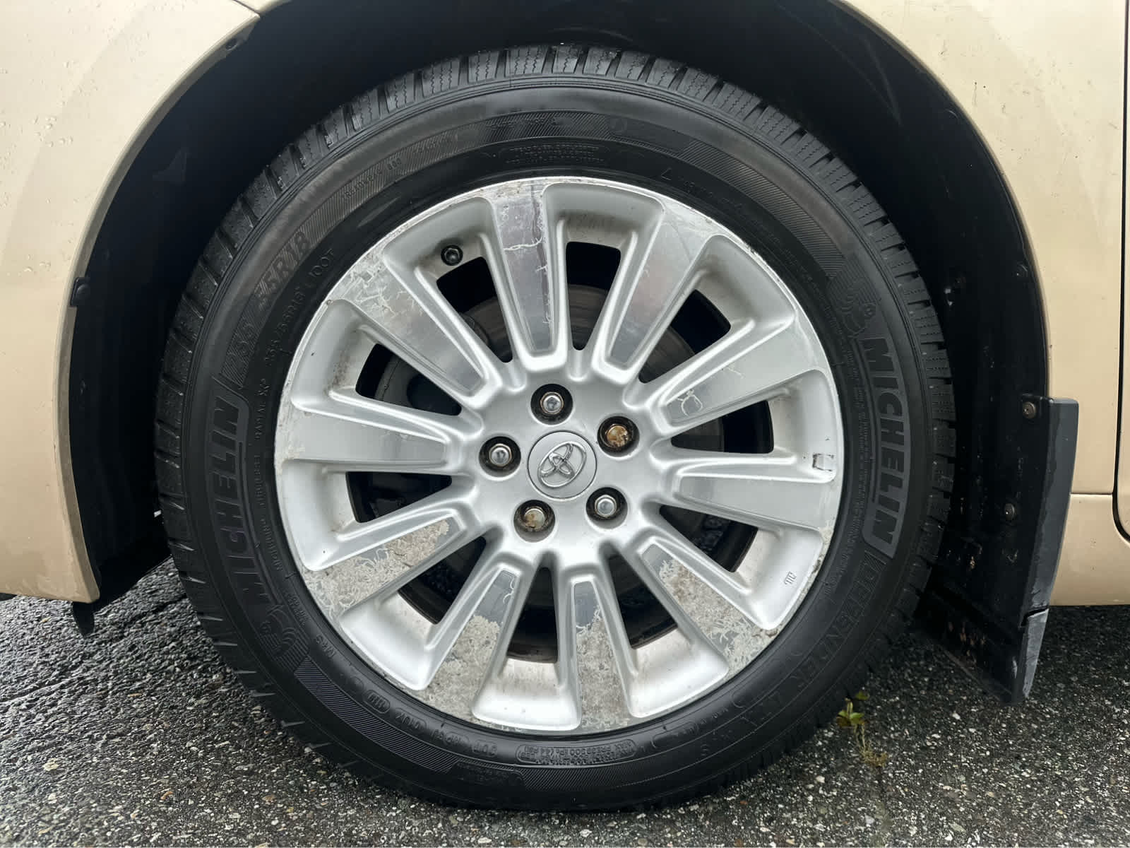 Thumbnail: 2012 Toyota Sienna - 10