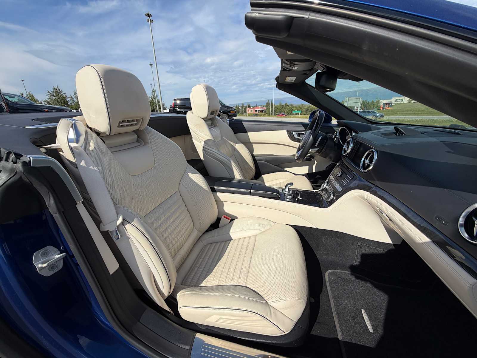 2017 Mercedes-Benz SL 550 - Image 23