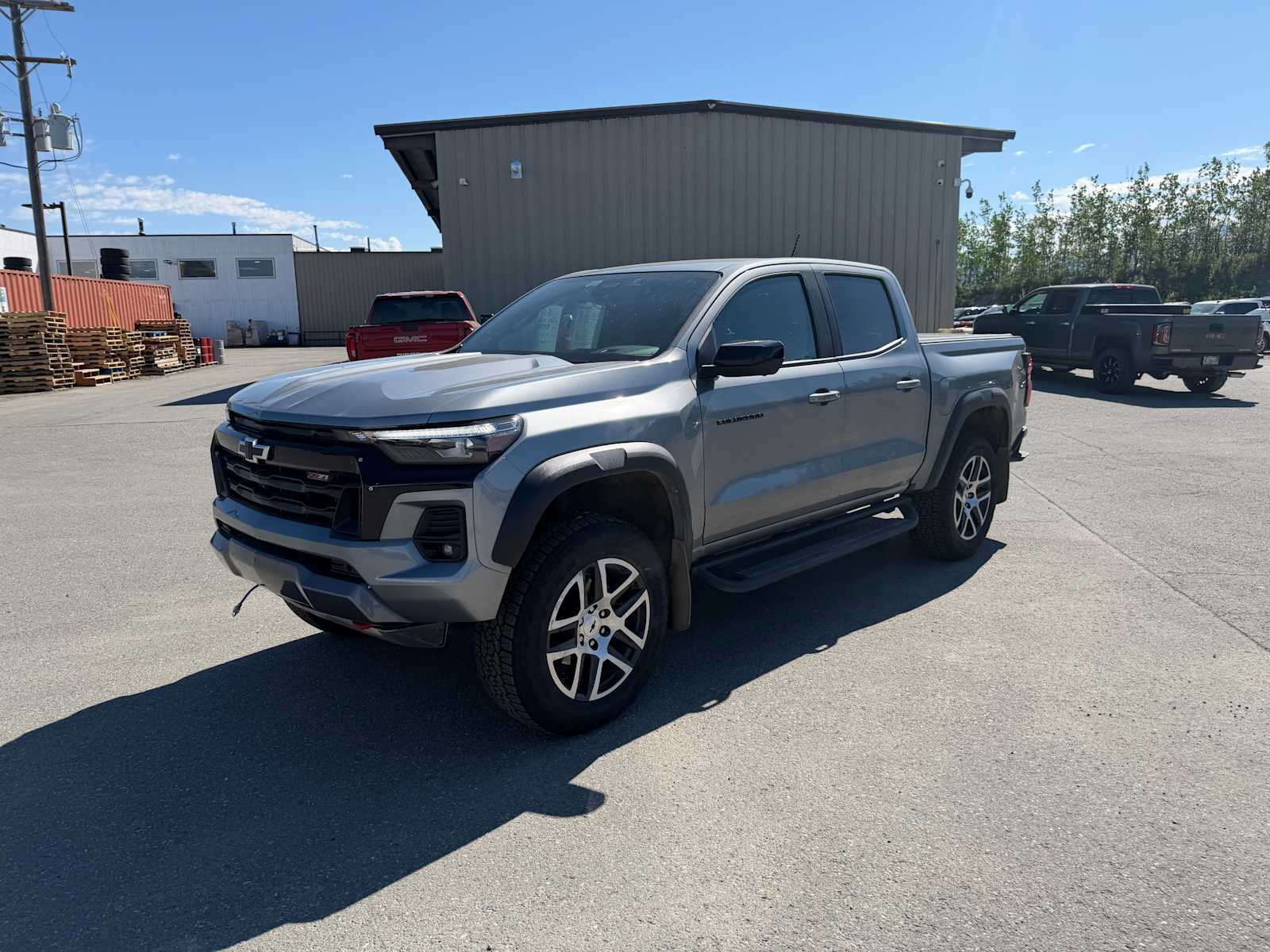 Thumbnail: 2023 Chevrolet Colorado - 3
