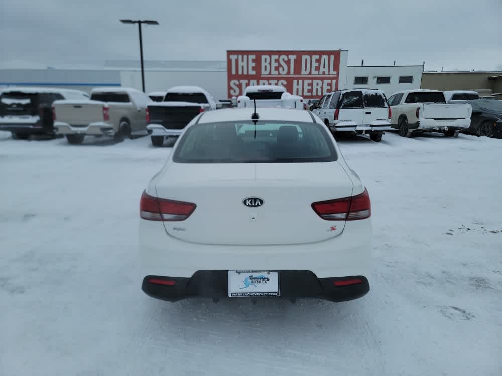 Thumbnail: 2020 Kia Rio - 4