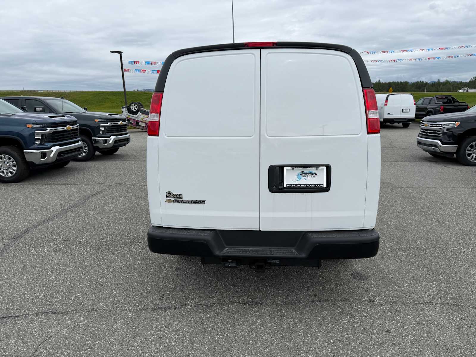 2025 Chevrolet Express Cargo Work Van - Photo 13