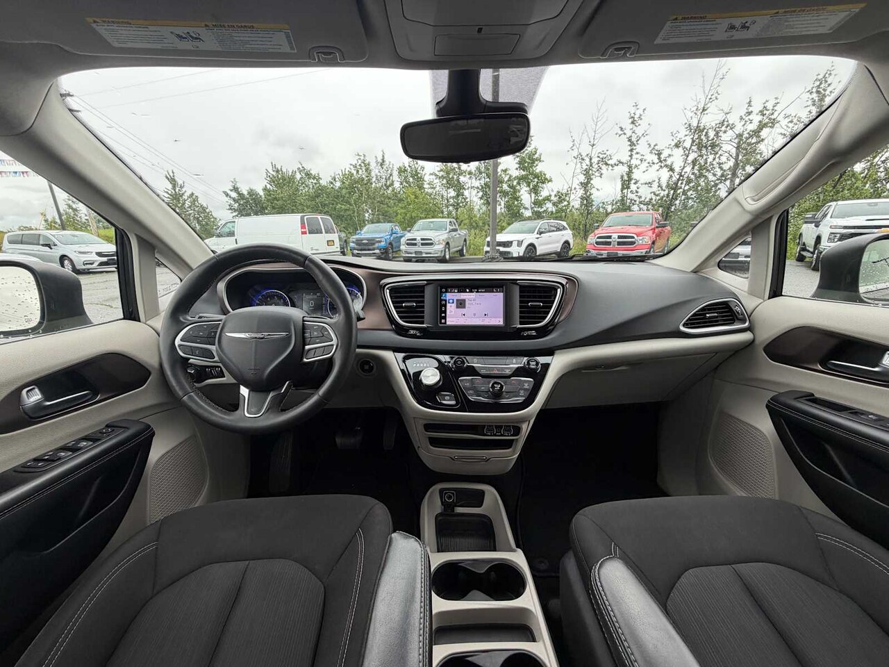 2023 Chrysler Voyager LX - Image 22