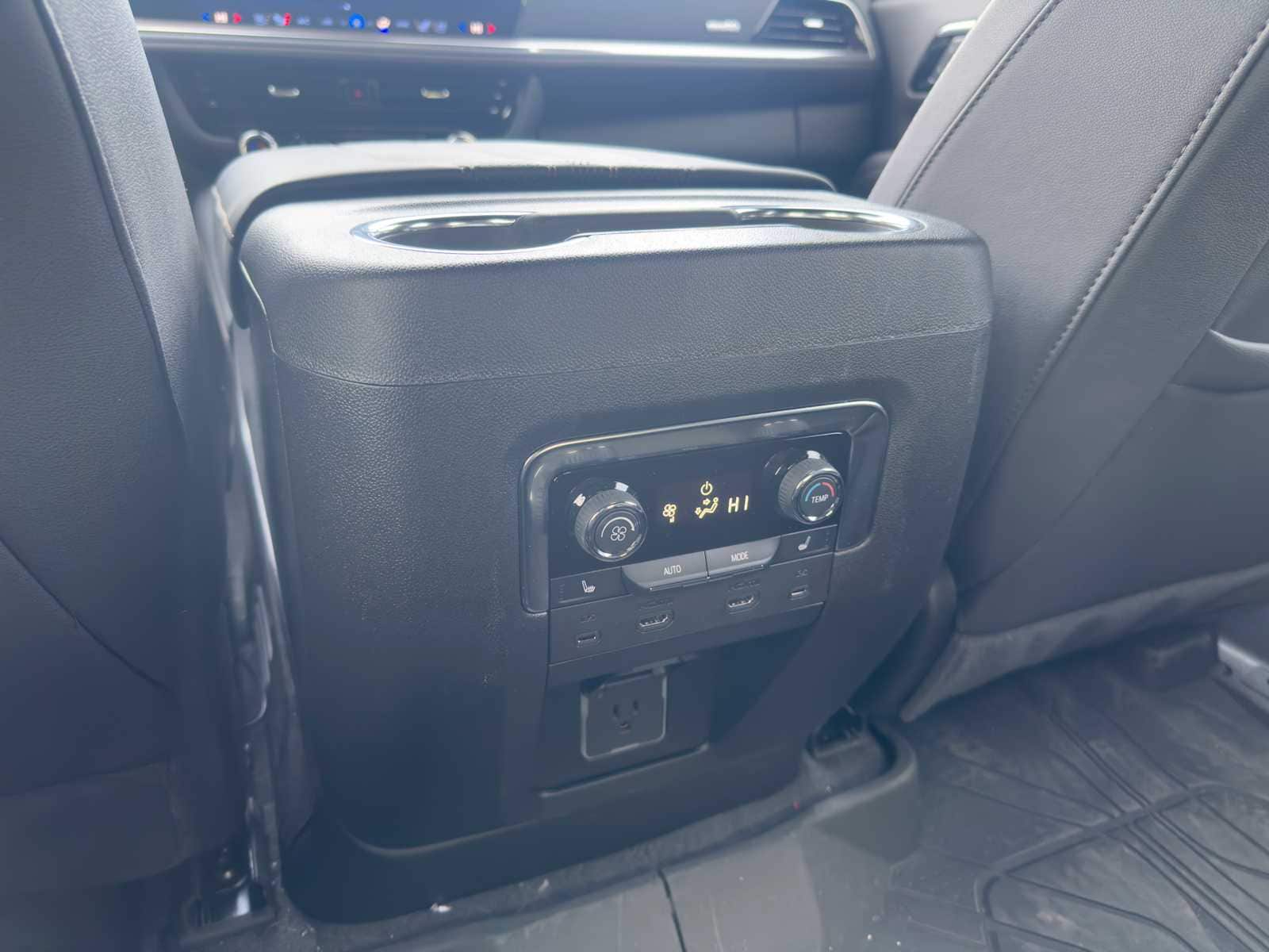 Thumbnail: 2025 Chevrolet Tahoe - 17