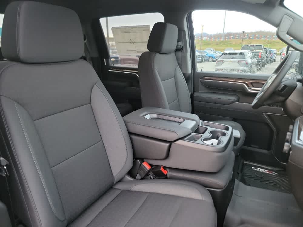 Thumbnail: 2026 Chevrolet Silverado 2500 - 18