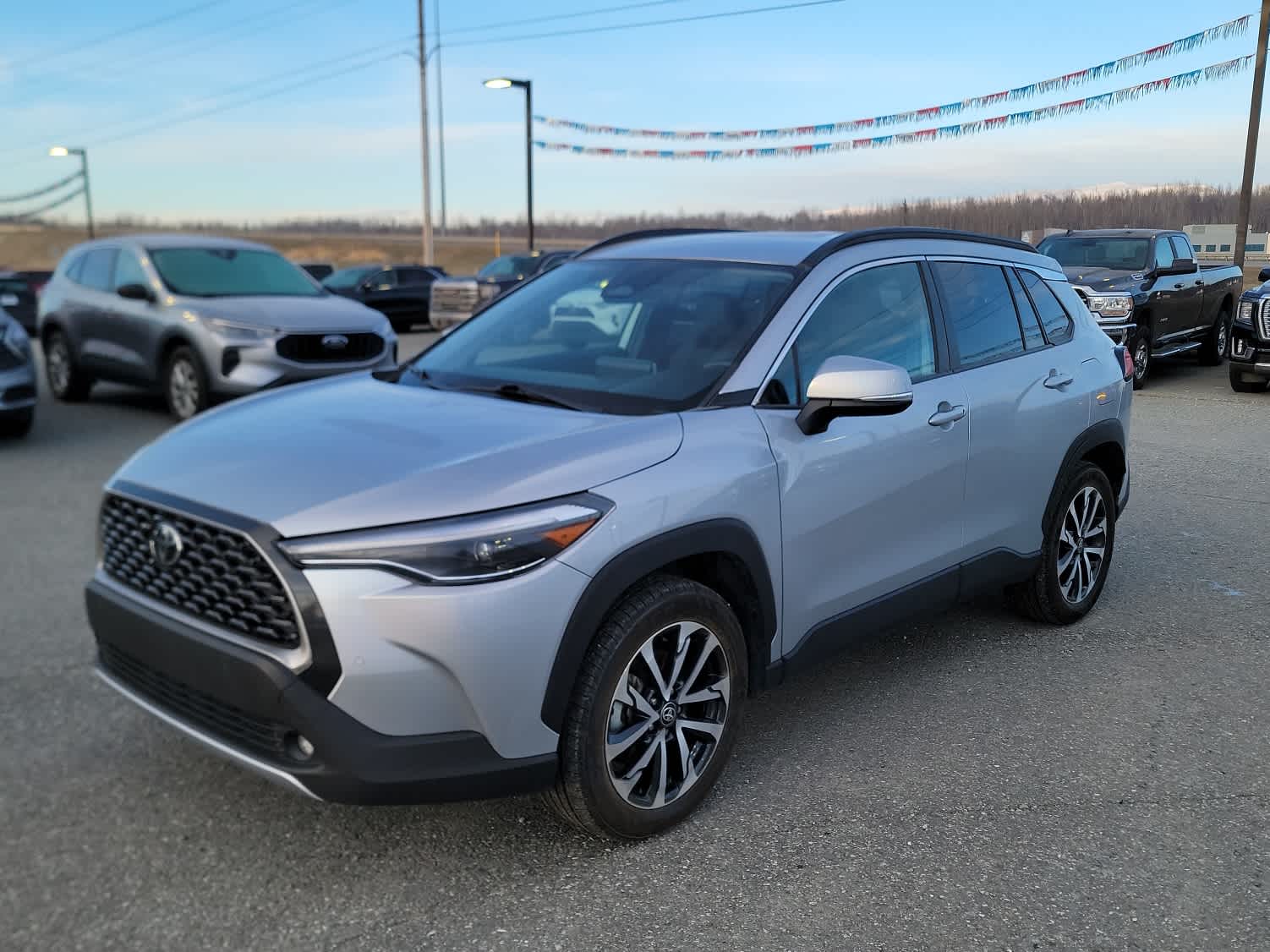 2024 Toyota Corolla Cross XLE's photo