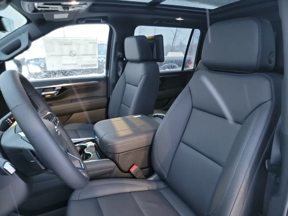 Thumbnail: 2026 Chevrolet Suburban - 12