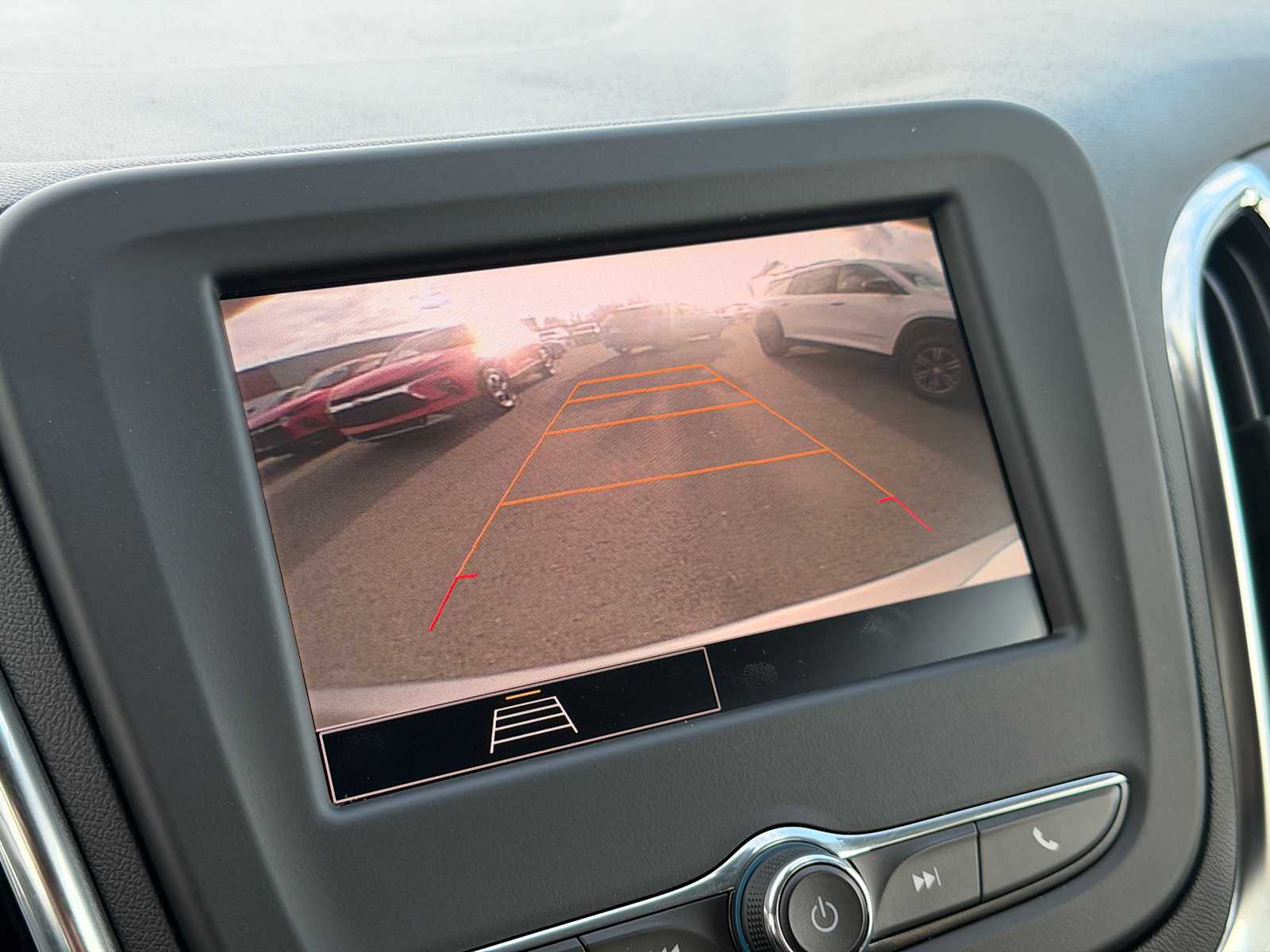 2024 Chevrolet Equinox LT - Photo 2