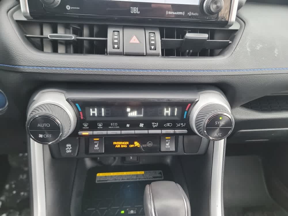 Thumbnail: 2021 Toyota RAV4 - 17