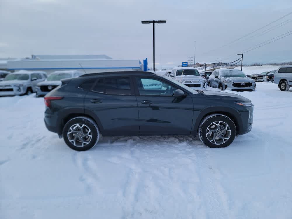 Thumbnail: 2026 Chevrolet Trax - 6