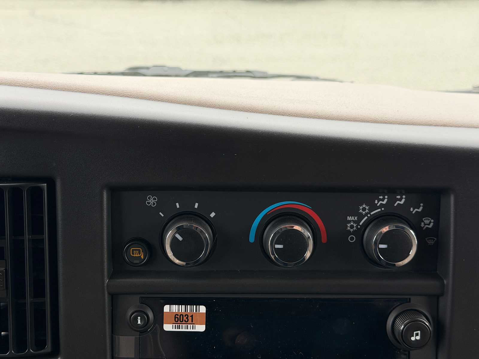 2025 Chevrolet Express Cargo Work Van - Photo 20