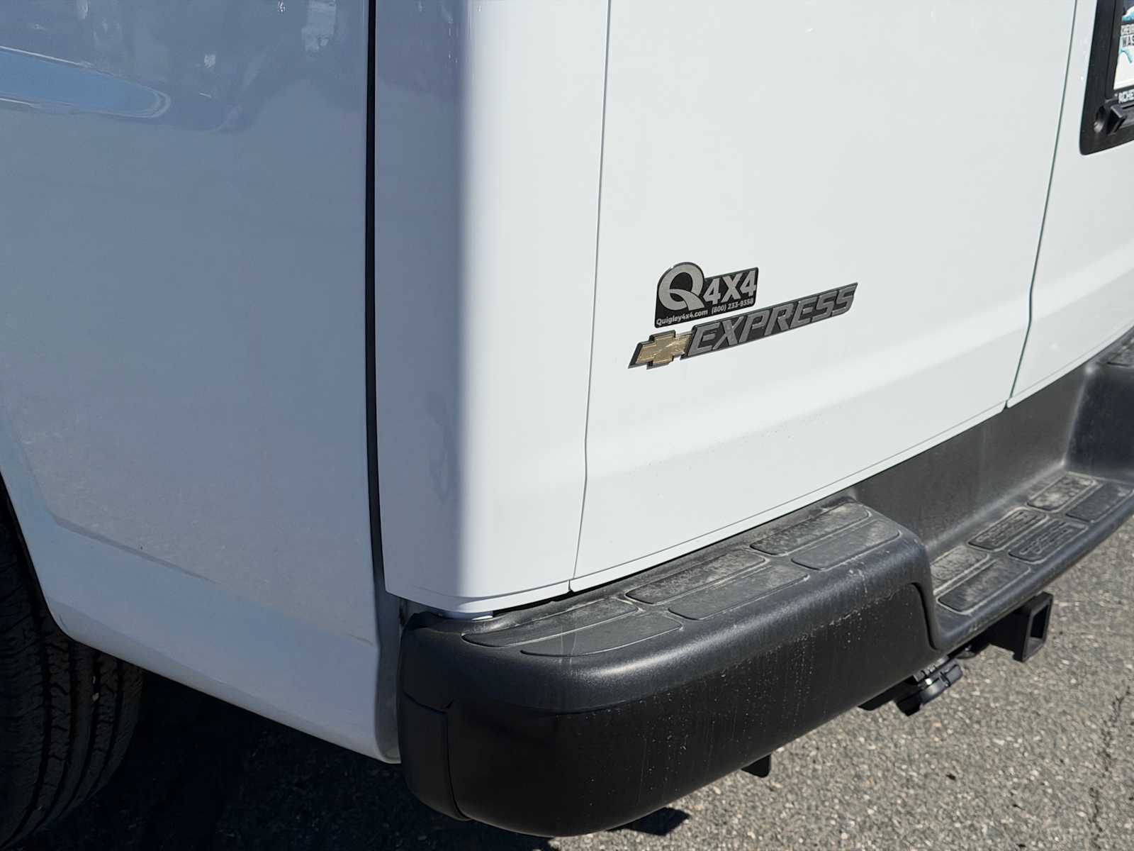 2025 Chevrolet Express Cargo Work Van - Photo 16