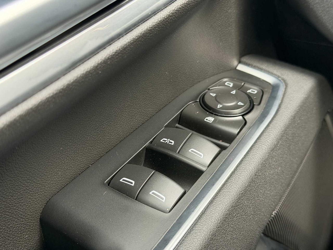 2026 Chevrolet Silverado 2500 HD LT - Image 4
