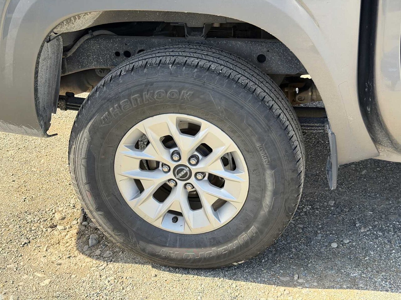 2024 Nissan Frontier SV - Image 19