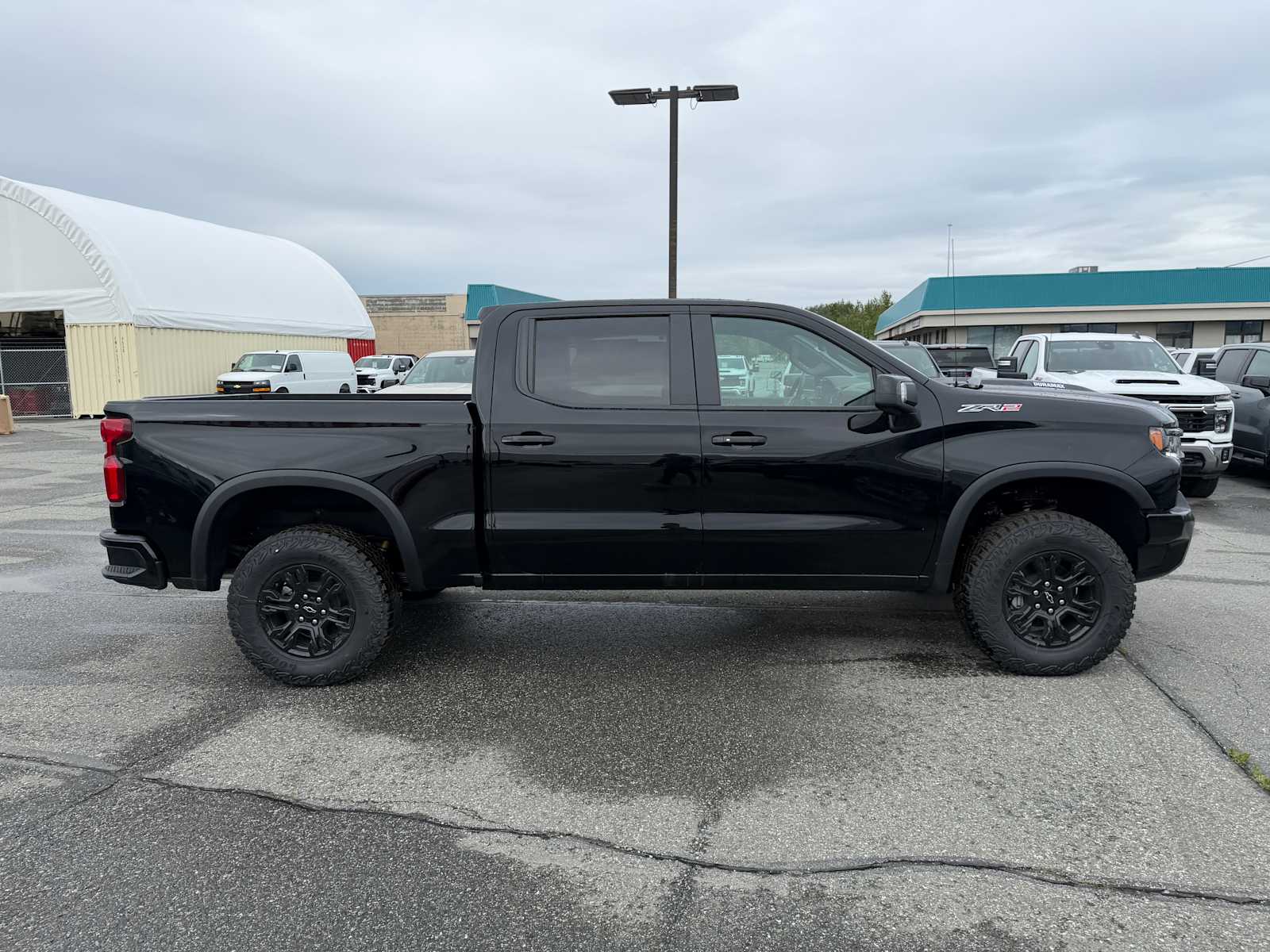2026 Chevrolet Silverado 1500 ZR2 - Photo 9