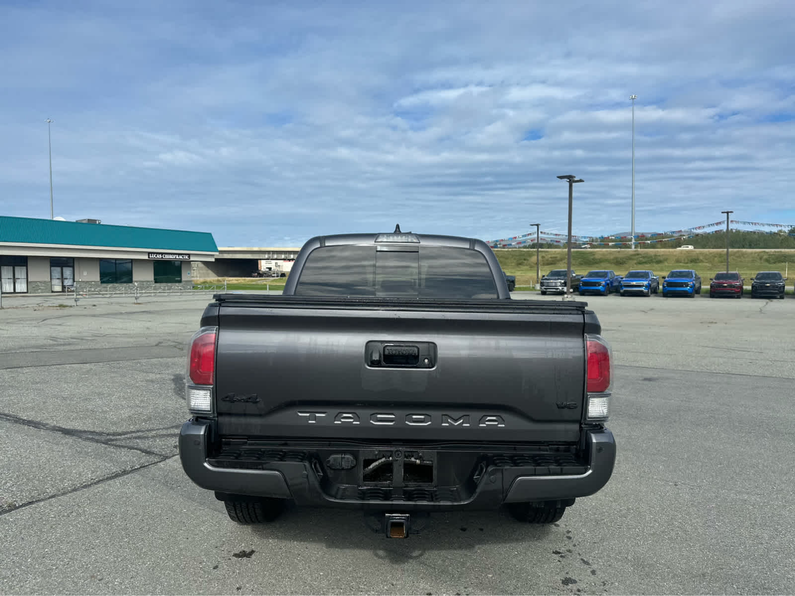 Thumbnail: 2022 Toyota Tacoma - 6