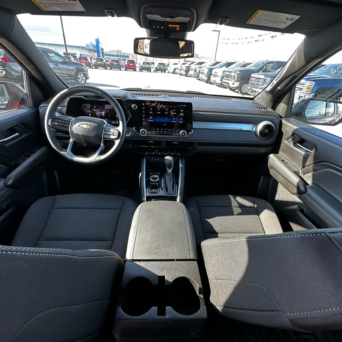 Thumbnail: 2023 Chevrolet Colorado - 20