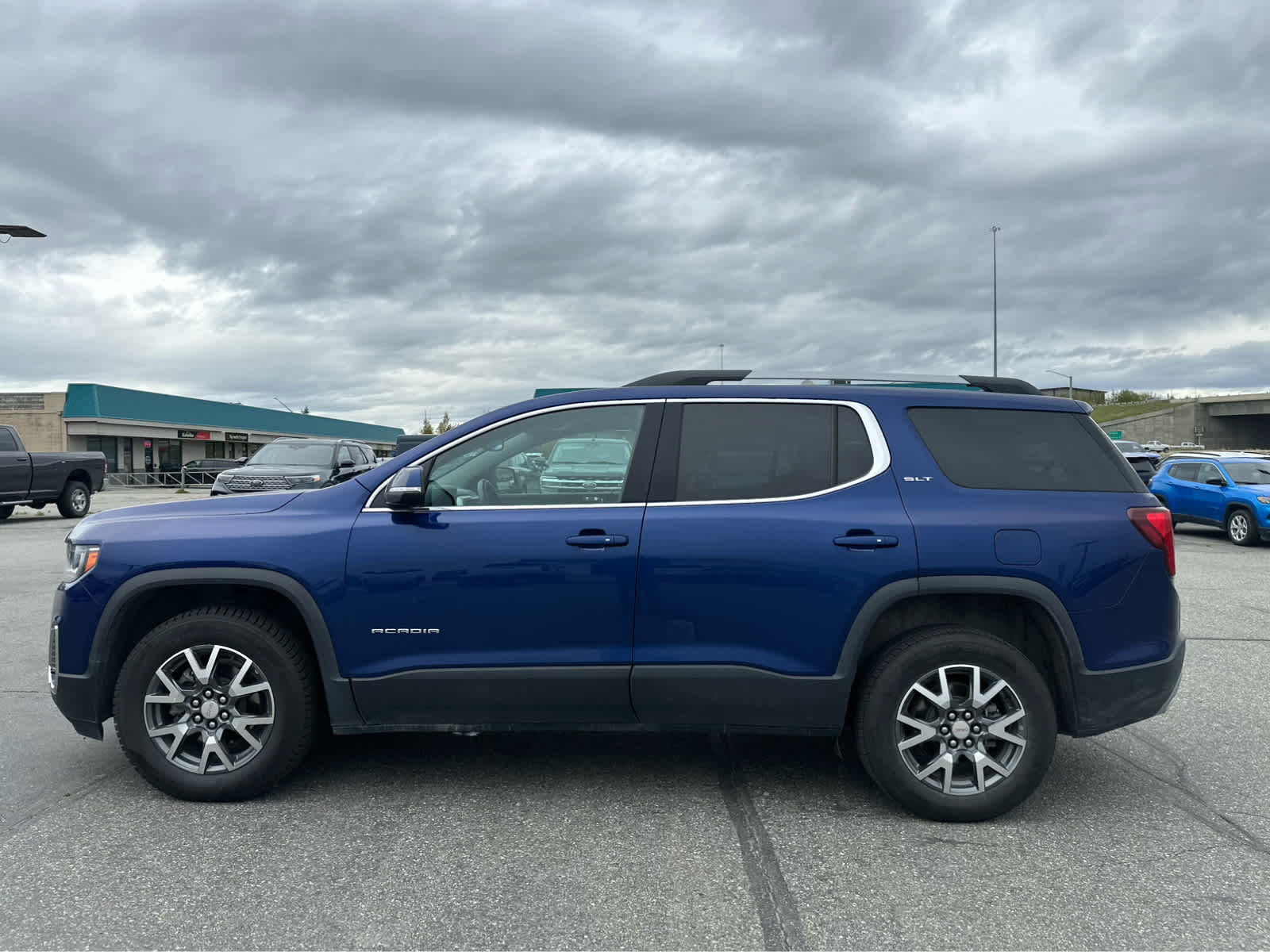 Thumbnail: 2023 GMC Acadia - 4