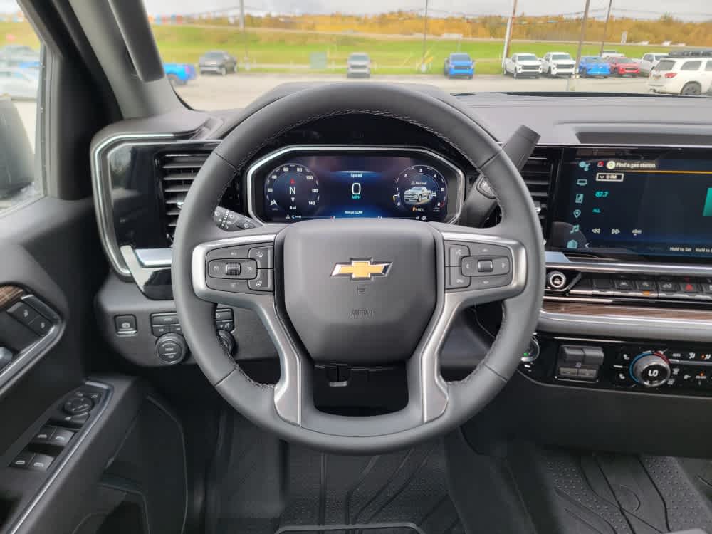 Thumbnail: 2026 Chevrolet Silverado 1500 - 13