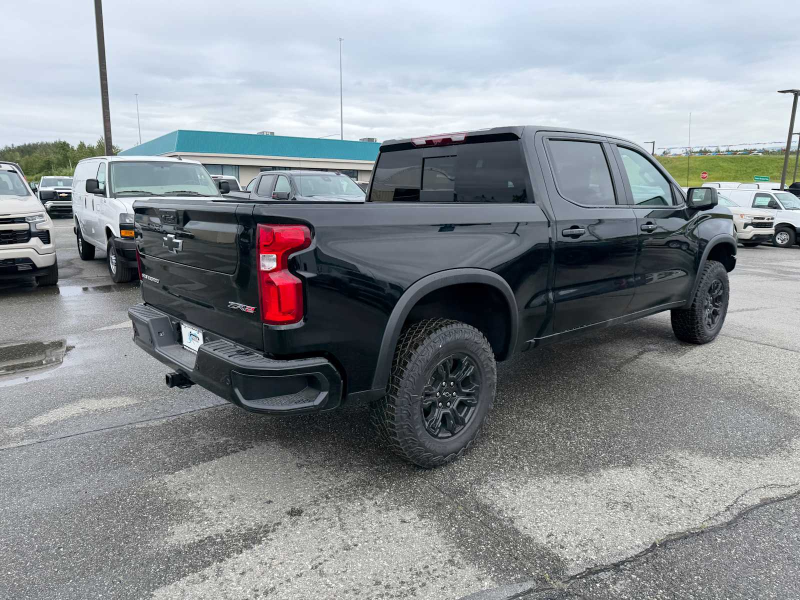 2026 Chevrolet Silverado 1500 ZR2 - Photo 10