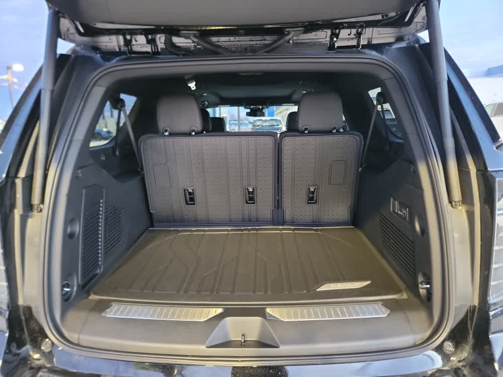 Thumbnail: 2026 Chevrolet Suburban - 10