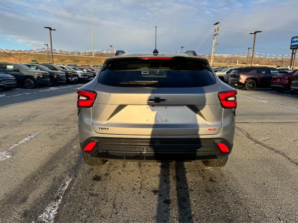Used 2025 Chevrolet Trax 2RS SUV