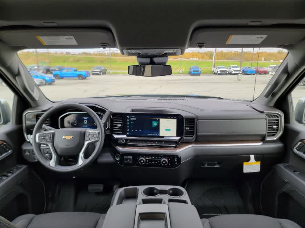 Thumbnail: 2026 Chevrolet Silverado 1500 - 22