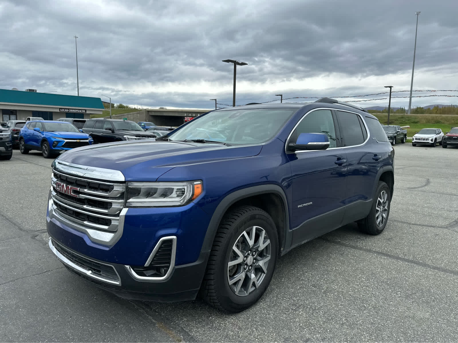 Thumbnail: 2023 GMC Acadia - 3