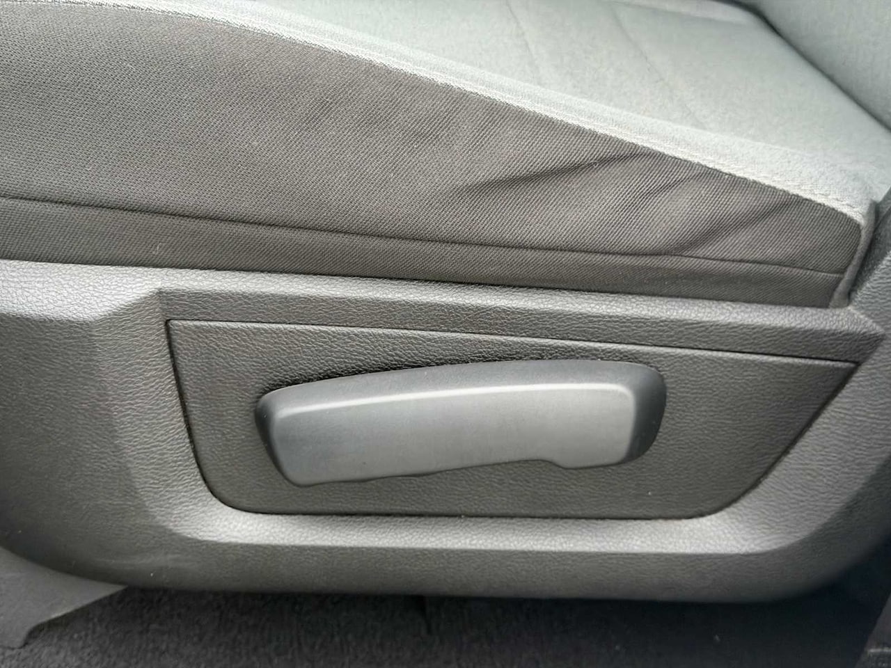 2024 Ram 1500 Classic SLT - Image 9
