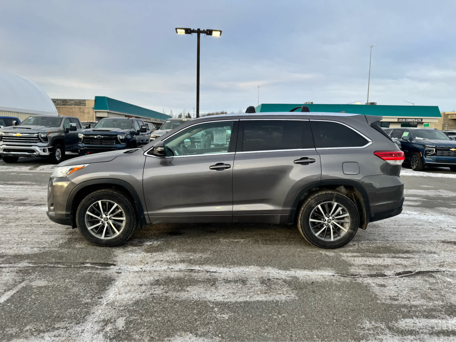 Thumbnail: 2017 Toyota Highlander - 2