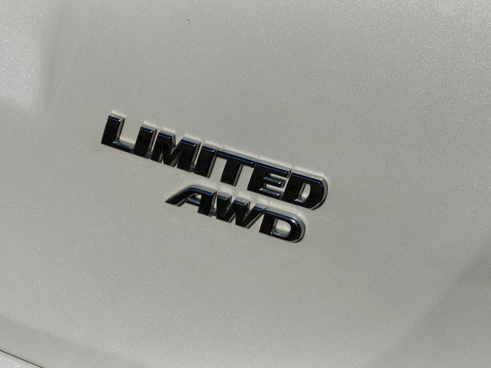 Thumbnail: 2018 Toyota RAV4 - 16