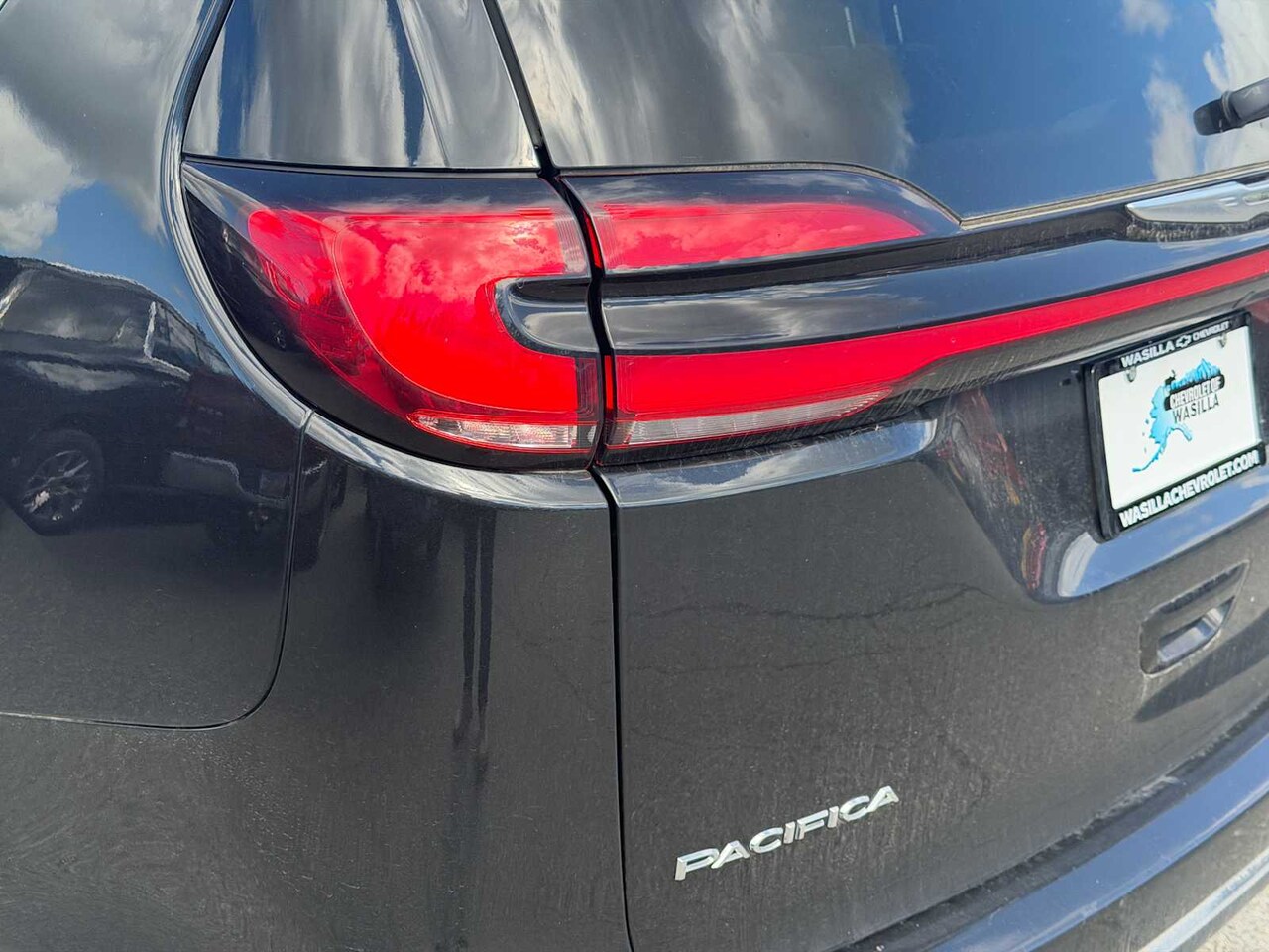 2024 Chrysler Pacifica Touring L - Image 10