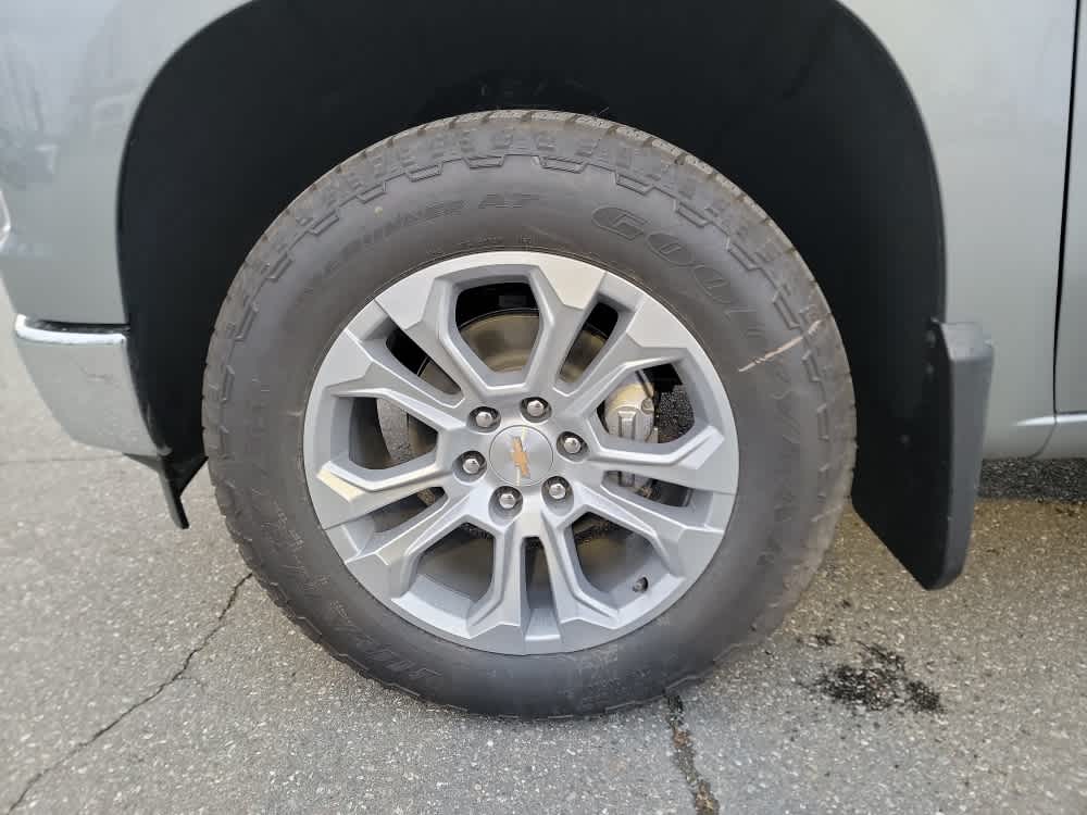 Thumbnail: 2026 Chevrolet Silverado 1500 - 9