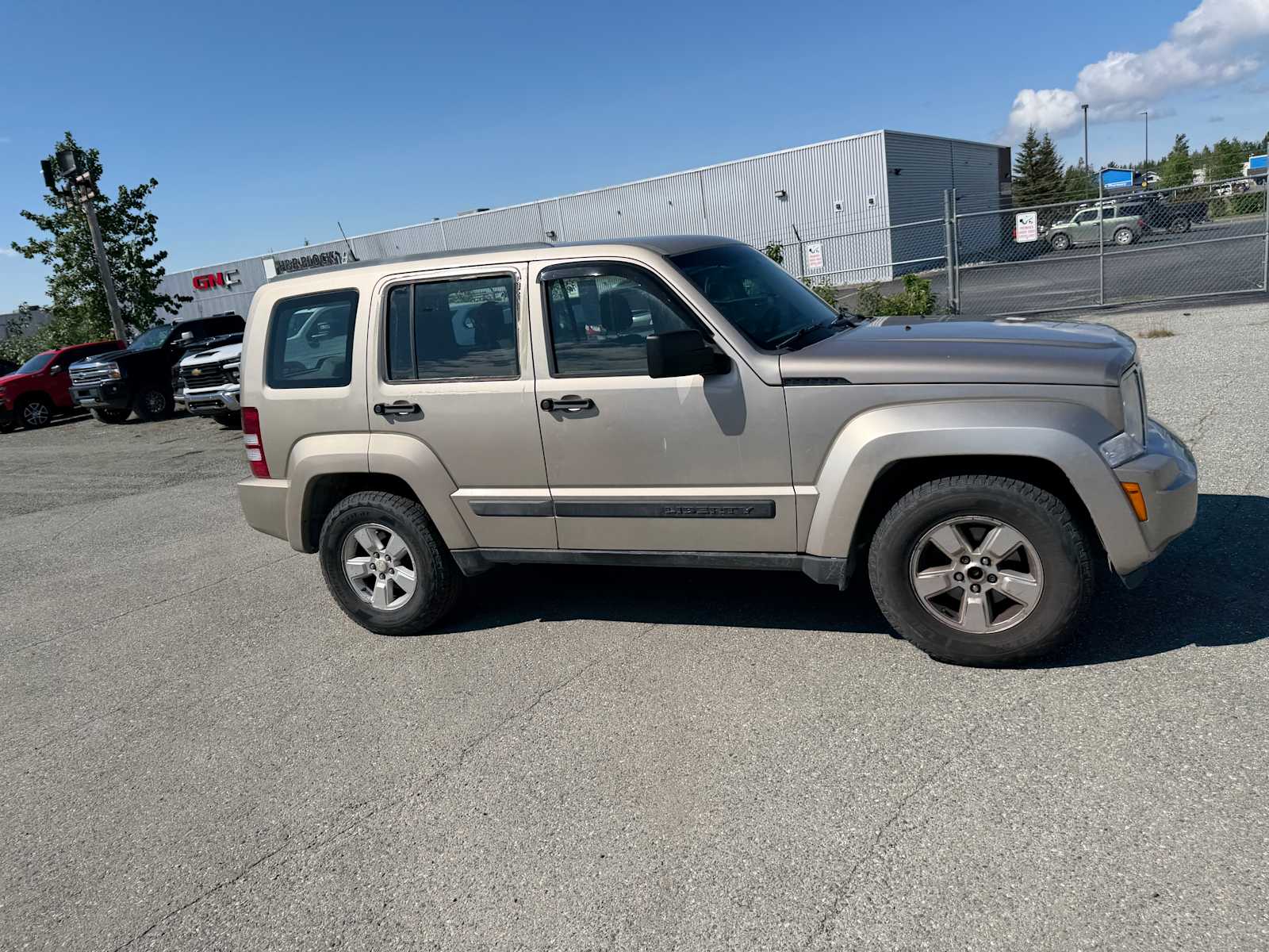Thumbnail: 2011 Jeep Liberty - 6