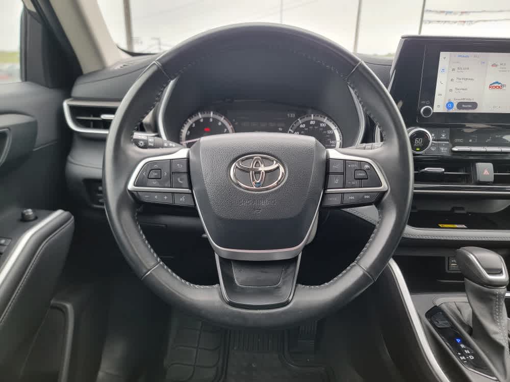 Thumbnail: 2023 Toyota Highlander - 15