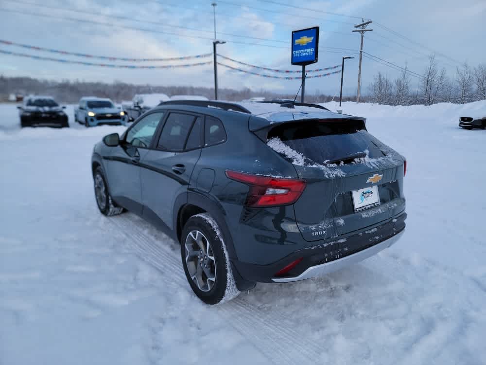 Thumbnail: 2026 Chevrolet Trax - 3