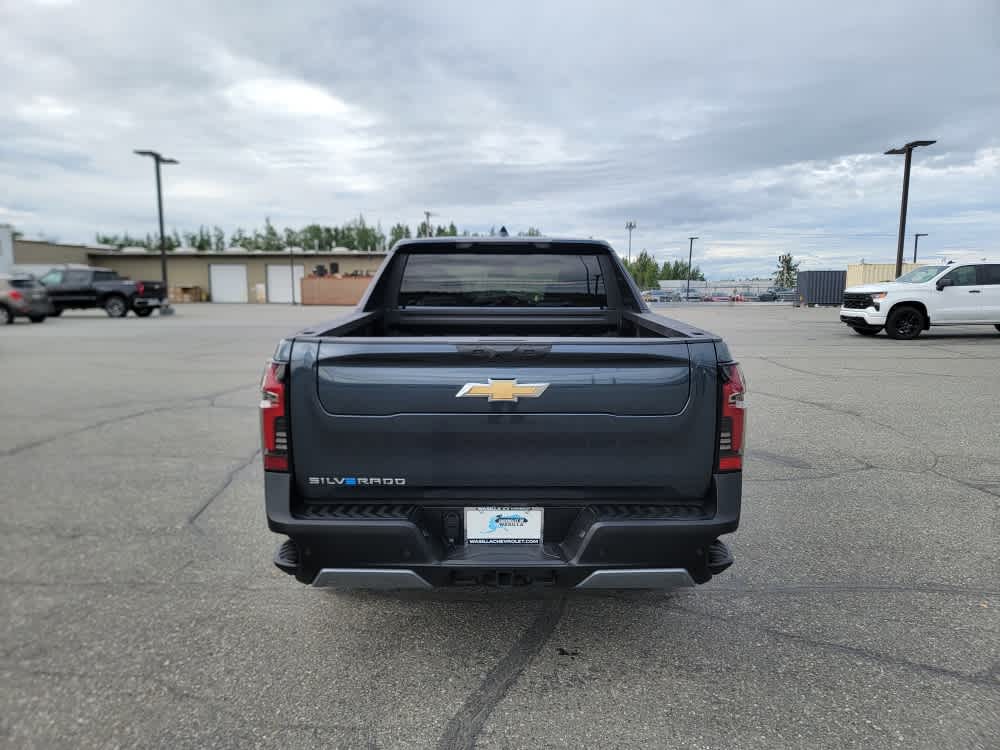 Thumbnail: 2025 Chevrolet Silverado EV - 4