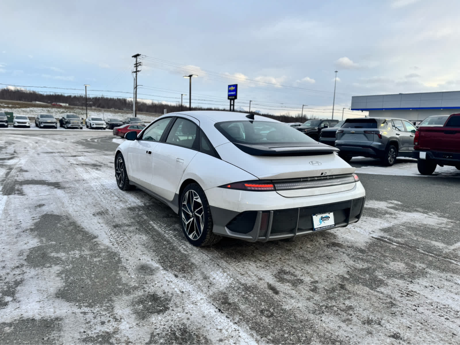 Thumbnail: 2023 Hyundai Ioniq 6 - 3