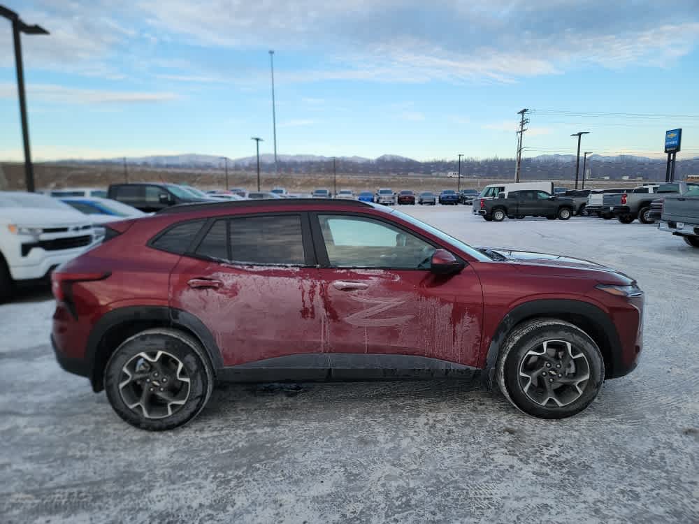 Thumbnail: 2025 Chevrolet Trax - 6