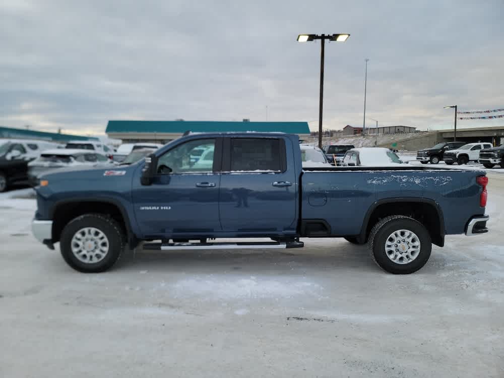 Thumbnail: 2026 Chevrolet Silverado 3500 - 2