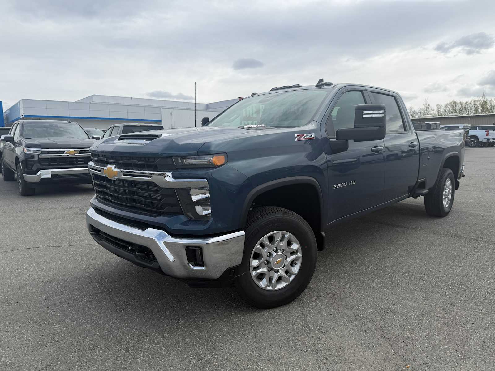 2026 Chevrolet Silverado HD LT 4WD Crew Cab Standard Box's photo